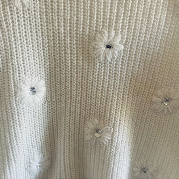 White Crystal Embroidered Cardigan - Picture 12 of 13